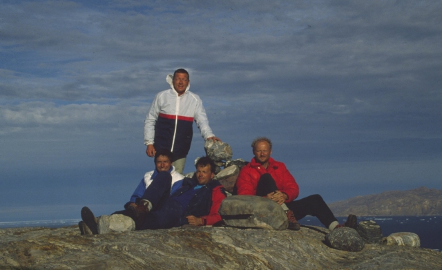 "Dansk-Svensk Kajakekspedition 1989". Left: Magnus Elander, Olaf Malver, Claus Birkbøll and Peter (standing). Eskimonæs 1989.